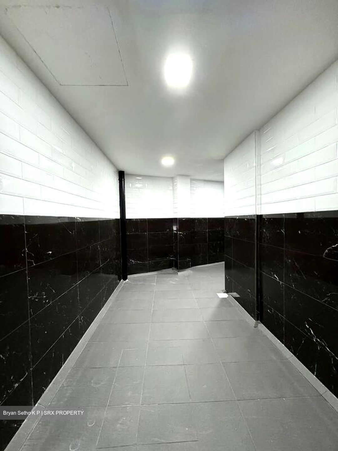 Capital Square (D1), Office #466656181